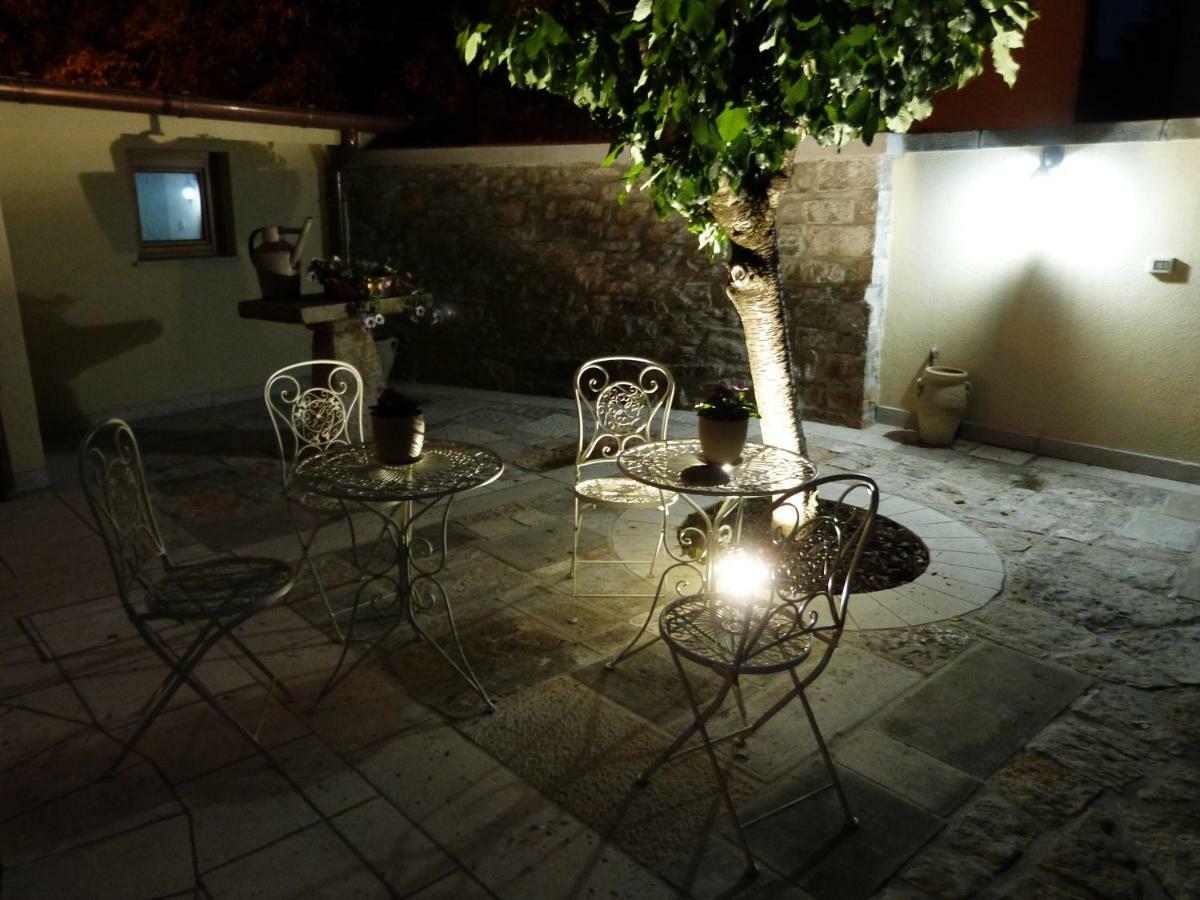 Bed & Breakfast Barbara Borgo Grotta Gigante Exterior photo
